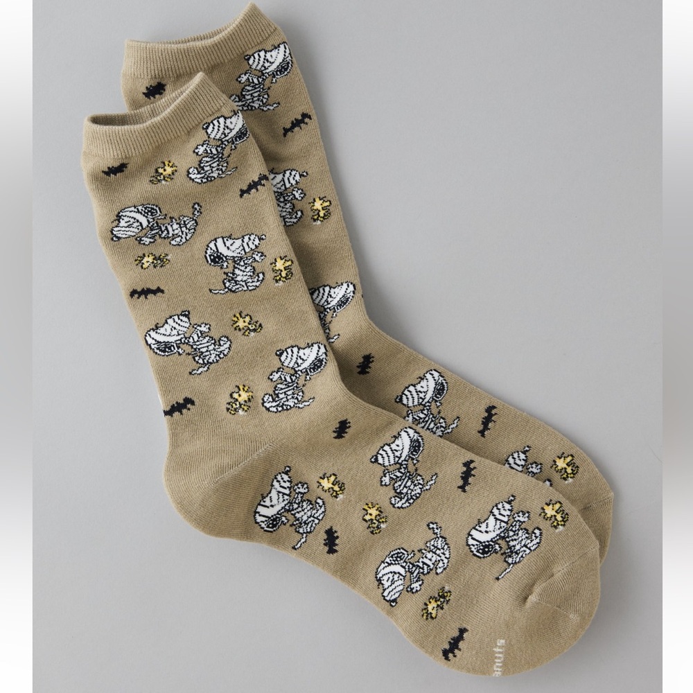 🔥🔥🆕🦅AE MUMMY SNOOPY CREW SOCKS - Picture 3 of 5